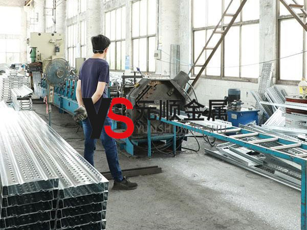 吊顶钢跳板的安装需要掌握这些要点(图1) 吊顶钢跳板的安装需要掌握这些要点(图1)