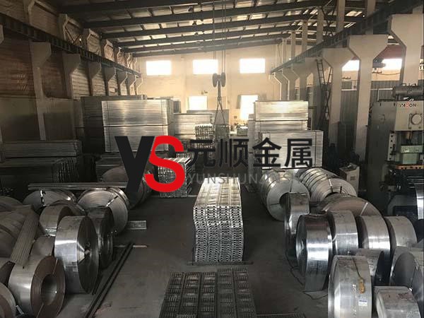 江苏省热镀锌钢跳板的安全性研究(图1) 江苏省热镀锌钢跳板的安全性研究(图1)