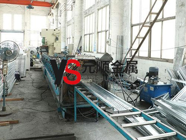 江苏省元顺金属钢跳板和木制跳板的区别(图1) 江苏省元顺金属钢跳板和木制跳板的区别(图1)